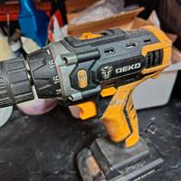 Trapano avvitatore con  2  batterie