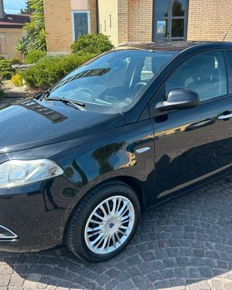 Lancia Ypsilon 1.2 69 CV 5 porte GPL Ecochic Gold