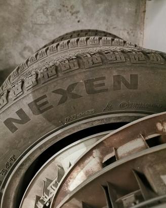 Cerchi gomme e borchie Toyota Yaris da 15 