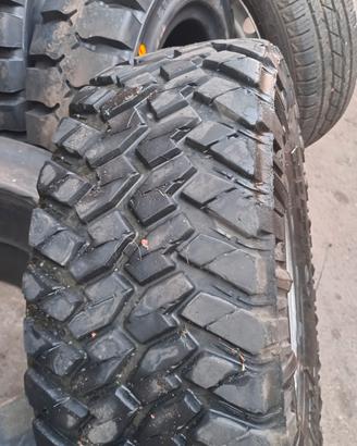 Pneumatici NITTO 285/75 R16