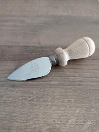 Coltello per formaggio 