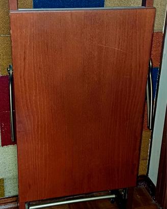 servo muto in legno con stira pantaloni 