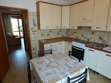 Sei locali al 2°p. + 2 bagni, 2 balconi e corridoi