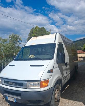 Furgone medio fiat iveco 35-15 anno 12/2002