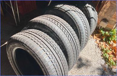 Set 4 pneumatici 205/60 R16 Dynacomfort All season