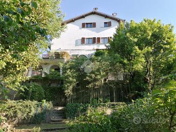 VILLA SINGOLA A SOVICO