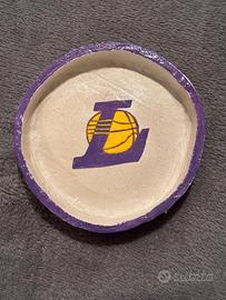 Svuota tasche Lakers in argilla dipinto a mano