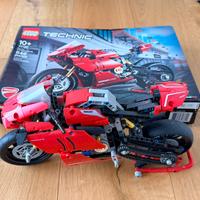 Set LEGO 42107 Ducati Panigale V4 R