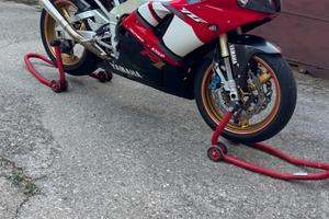 Yamaha R1 a carburatori