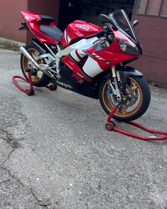 Yamaha R1 a carburatori