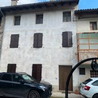 Casa in linea a Brazzano di Cormons