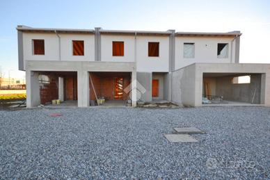 PORZIONE DI TRIFAMILIARE A QUINZANO D'OGLIO