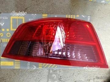 Fanale posteriore Renault Vel Satis NUOVO