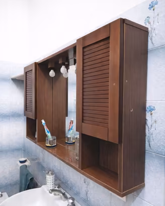Set di mobiletti da bagno in legno
