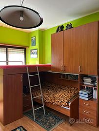 Cameretta letto a castello e comodino