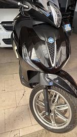 Piaggio Beverly 400 2025