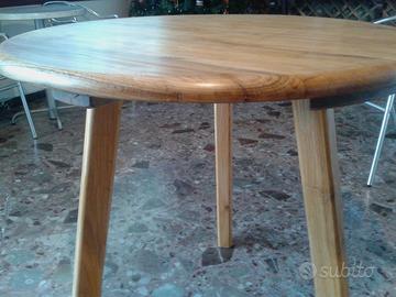 TAVOLI ROTONDI IN LEGNO MASSELLO