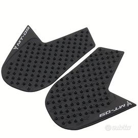 adesivi antiscivolo  Yamaha MT09 dal 2014 al 2020.