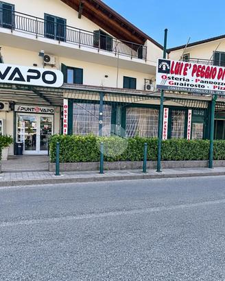 NEGOZIO A QUARTO