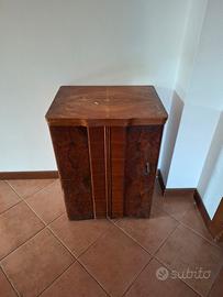 mobile con macchina da cucire singer