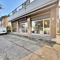 NEGOZIO A MORCIANO DI ROMAGNA