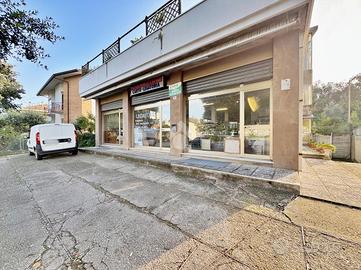 NEGOZIO A MORCIANO DI ROMAGNA