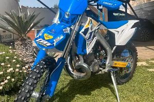 TM 300 2t Enduro BELL.ISSI.MO