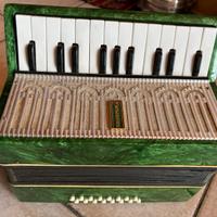 Fisarmonica vintage sovietica