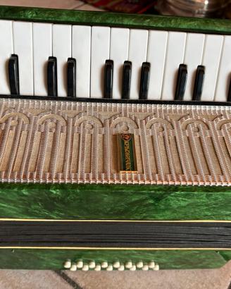 Fisarmonica vintage sovietica