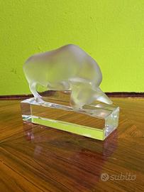 Scultura di toro in cristallo Lalique