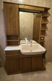 Mobile da bagno con lavandino e sanitari