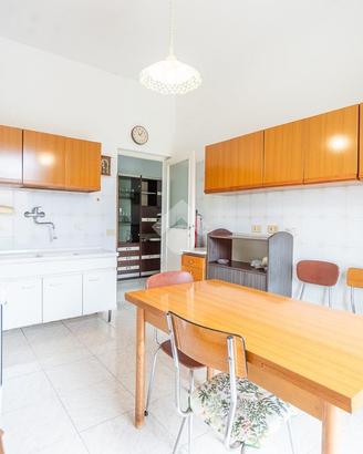 2 LOCALI A ROMA
