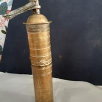 Antico macinacaffè / o macinapepe