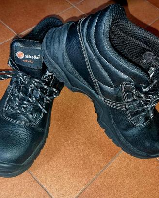 Scarpe antinfortunistiche lavoro. stivaletti nuovi