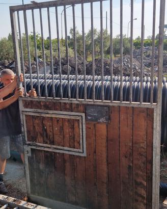 Box per cavalli da interno 3x3 legno e ferro 
