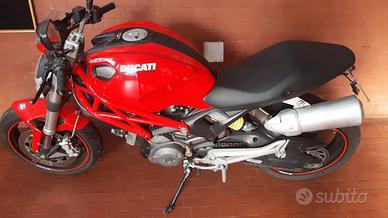 Ducati monster 696