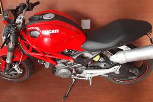 Ducati monster 696