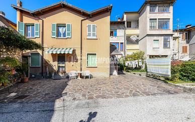 VILLA BIFAMILIARE AL PIANO TERRA IN CENTRO STORICO