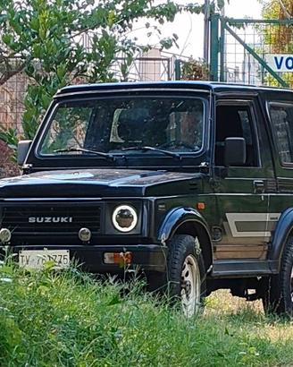 Suzuki Samurai 