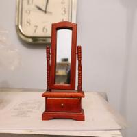 mobili per la casa delle bambole