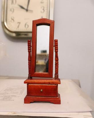 mobili per la casa delle bambole