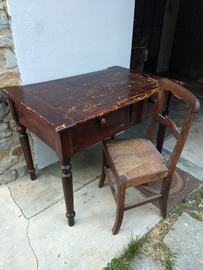 Tavolo scrittoio ex merceria con sedia