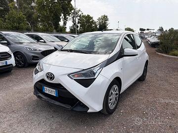 Toyota Aygo Connect 1.0 VVT-i 72 CV 5 porte x-play