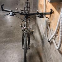 Bici marca trek cicloturismo e trekking