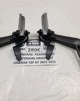 SET PEDANE PASSEGGERO POSTERIORE ORIGINALE YAMAHA 