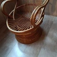 Poltrona a dondolo girevole in bambù e rattan. Dim