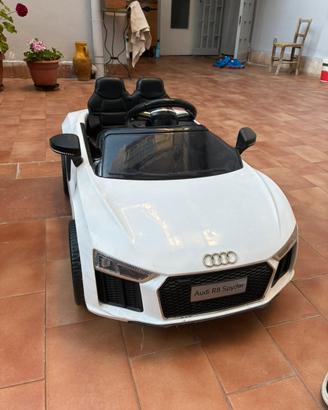 Audi R8 Spyder auto elettrica per bambini