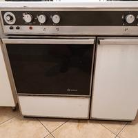 cucina a gas indesit 4 fuochi con forno elettrico