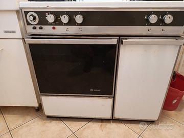 cucina a gas indesit 4 fuochi con forno elettrico