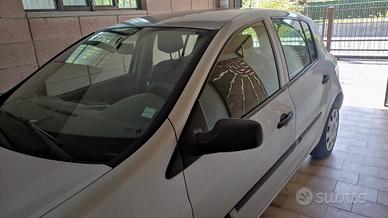 Autovettura Renault Clio